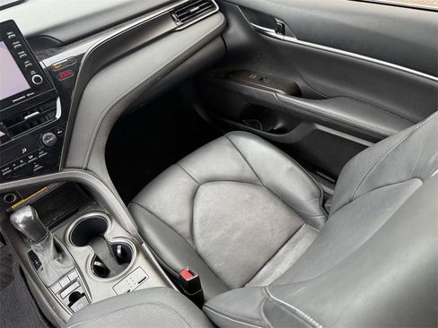Used 2021 Toyota Camry XSE image 27