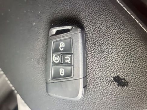 Used 2023 Volkswagen Jetta SE FWD image 13