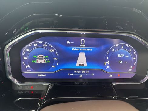 Used 2025 Chevrolet Silverado 1500 LT image 10