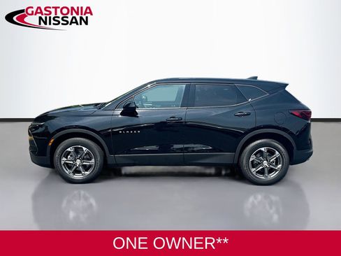 Used 2025 Chevrolet Blazer LT AWD/4WD image 3