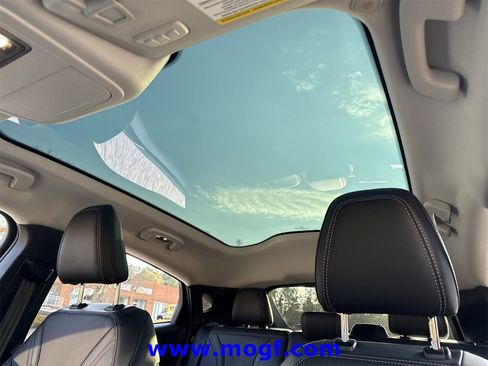 Used 2022 Ford Mustang Mach-E Premium image 4