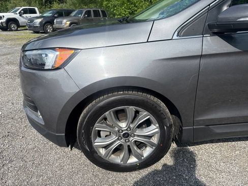 Used 2024 Ford Edge Titanium AWD/4WD image 6