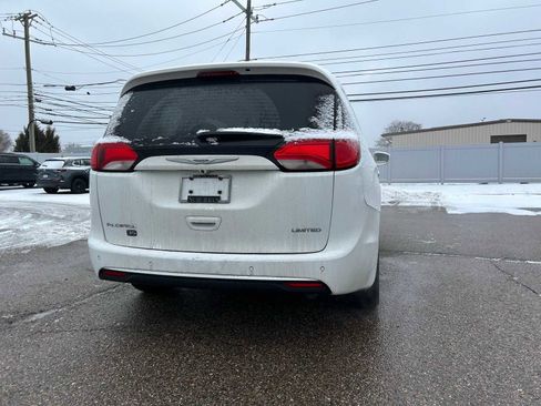 Certified 2020 Chrysler Pacifica Limited image 19