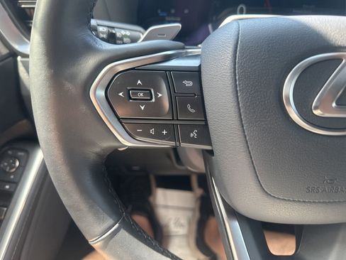 Used 2024 Lexus GX 550 w/ Accessory Package (31) image 32