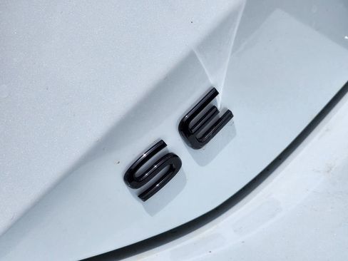 New 2026 Volkswagen Tiguan SE R-Line AWD/4WD image 9