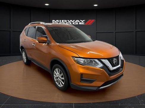 Used 2018 Nissan Rogue SV w/ Premium Package image 1