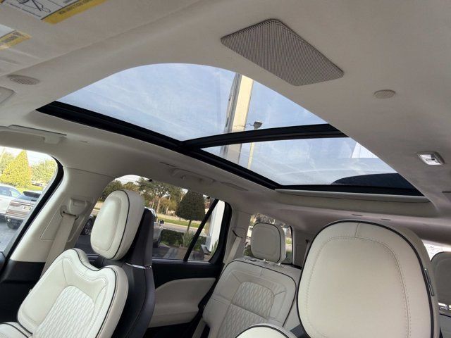 Used 2021 Lincoln Aviator Black Label Grand Touring w/ Class IV Trailer Tow Package AWD/4WD image 32