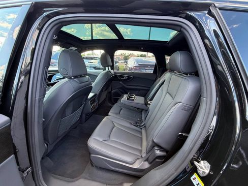 Used 2025 Audi Q7 3.0T Premium Plus AWD/4WD image 24