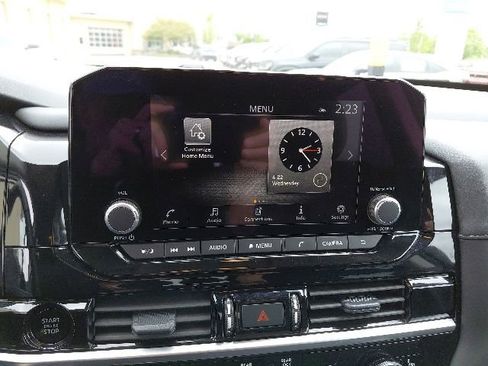 Used 2025 Nissan Pathfinder SV AWD/4WD image 21