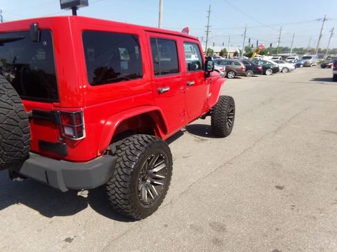 Used 2014 Jeep Wrangler Unlimited Sahara w/ Connectivity Group AWD/4WD image 42