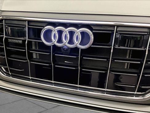 Used 2023 Audi Q8 Premium Plus w/ Premium Plus Package AWD/4WD image 30