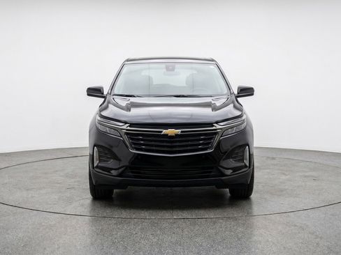 Used 2025 Chevrolet Equinox LT image 2