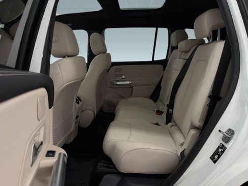 Used 2026 Mercedes-Benz GLB 250 image 12