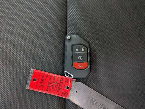 Certified 2023 Jeep Gladiator Sport image 32