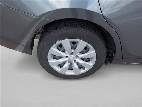 Used 2014 Toyota Corolla LE FWD image 21
