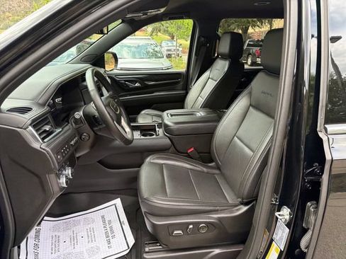 Used 2024 GMC Yukon XL Denali AWD/4WD image 9