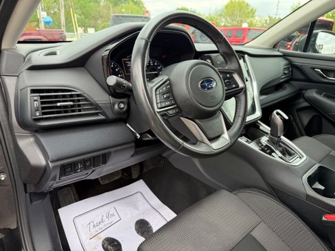 Used 2024 Subaru Outback Premium AWD/4WD image 18