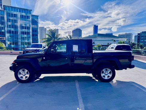 Used 2020 Jeep Gladiator Sport w/ Quick Order Package 24S image 4