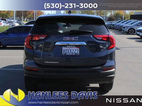 Used 2018 GMC Terrain SLE image 8