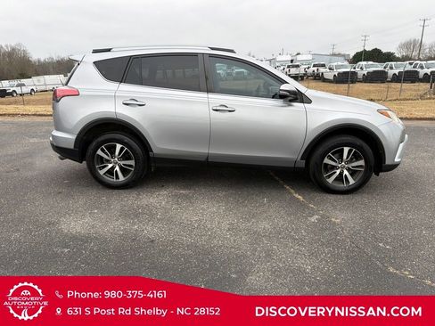 Used 2018 Toyota RAV4 XLE image 6