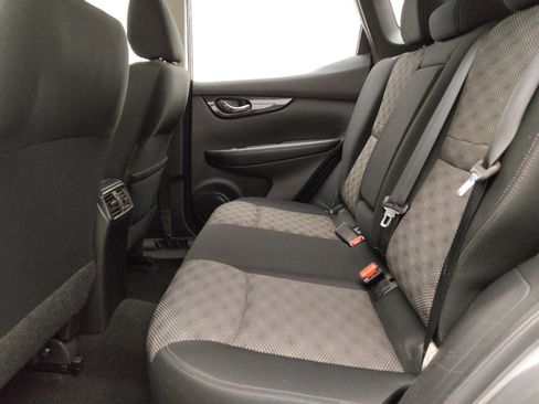 Used 2019 Nissan Rogue Sport SV w/ Technology Package FWD image 17