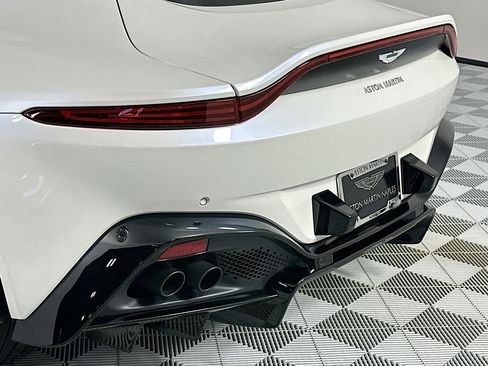 Used 2021 Aston Martin V8 Vantage Coupe image 8