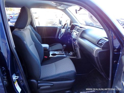 Used 2015 Toyota 4Runner SR5 image 24
