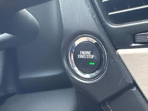 Used 2018 GMC Yukon Denali image 40