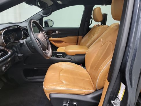 Used 2021 Chrysler Pacifica Pinnacle image 12