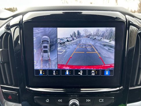 Used 2023 Chevrolet Traverse LT image 33