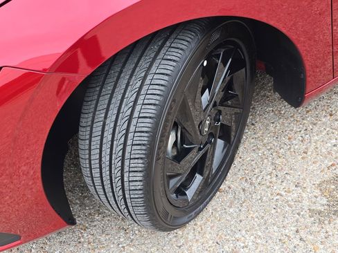 Certified 2026 Hyundai Elantra Sport FWD image 29