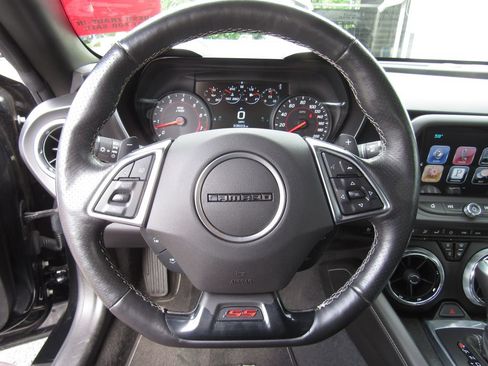 Used 2016 Chevrolet Camaro SS RWD image 21