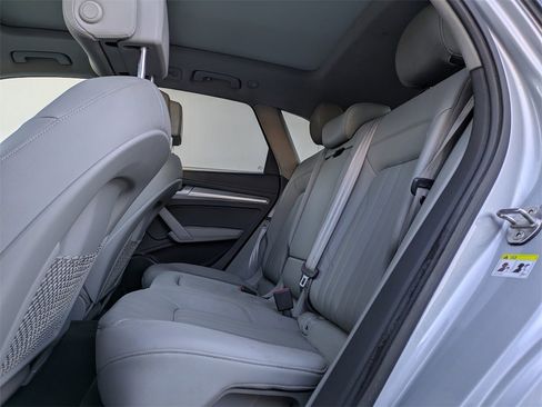 Used 2018 Audi Q5 2.0T Premium Plus w/ Premium Plus Package image 16