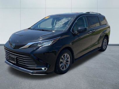 Used 2022 Toyota Sienna XLE w/ XLE Plus Package