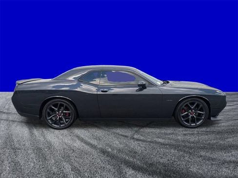 Used 2019 Dodge Challenger R/T w/ Blacktop Package RWD image 3