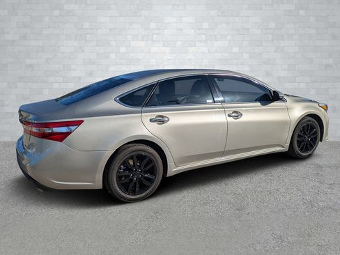 Used 2014 Toyota Avalon XLE image 5