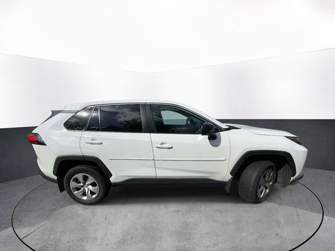 Used 2024 Toyota RAV4 LE AWD/4WD image 8
