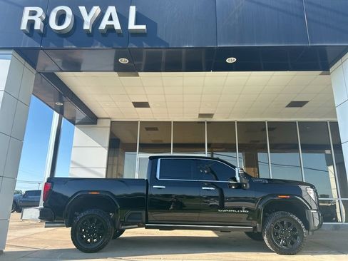 Used 2026 GMC Sierra 2500 Denali Ultimate AWD/4WD image 1