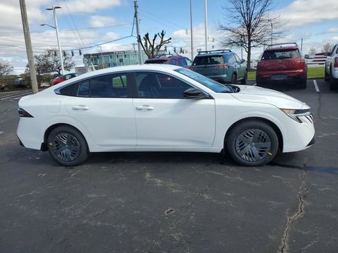 New 2026 Nissan Sentra SV w/ Floor Mat Package FWD image 8
