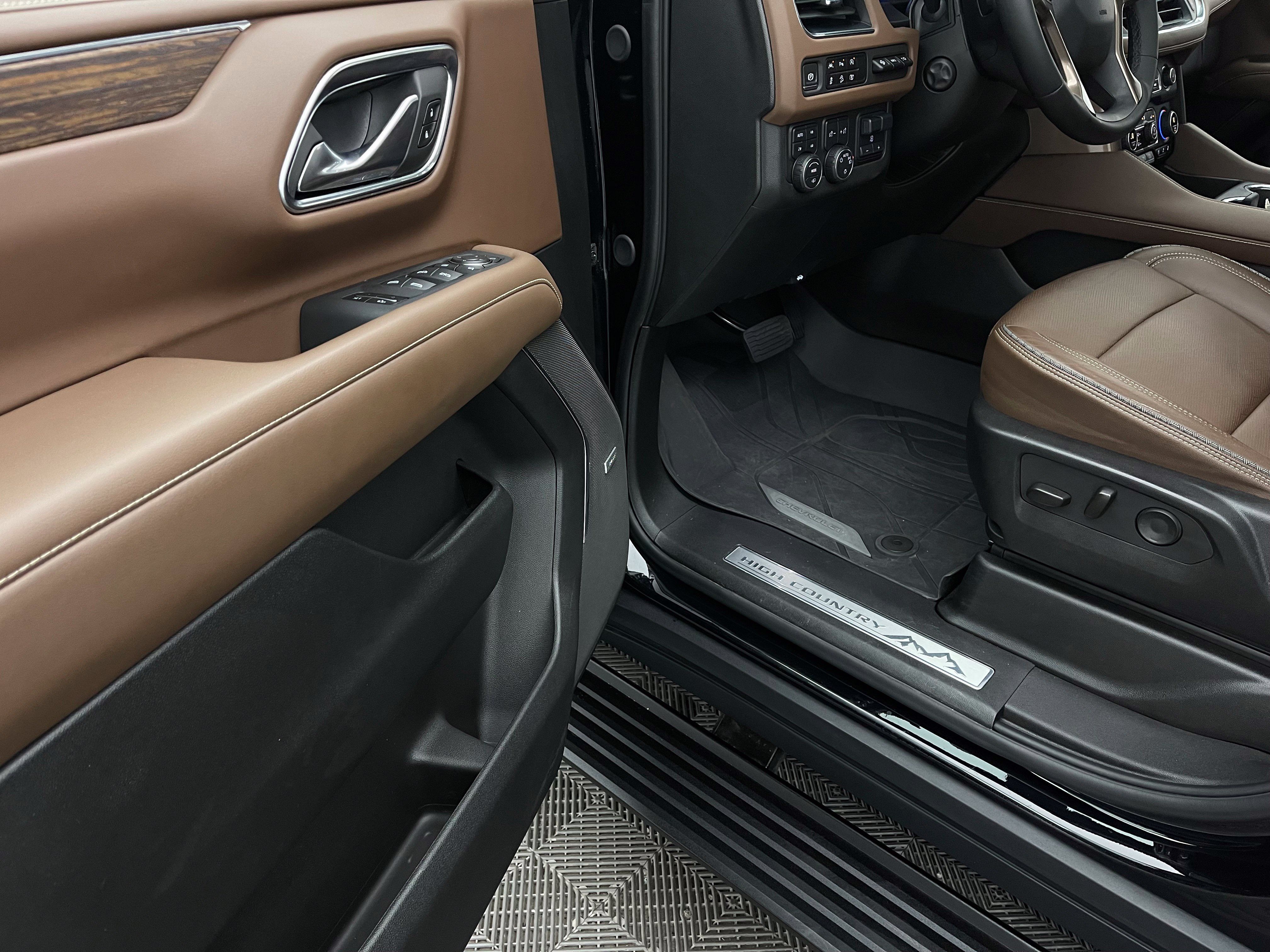 Used 2024 Chevrolet Tahoe High Country AWD/4WD image 18