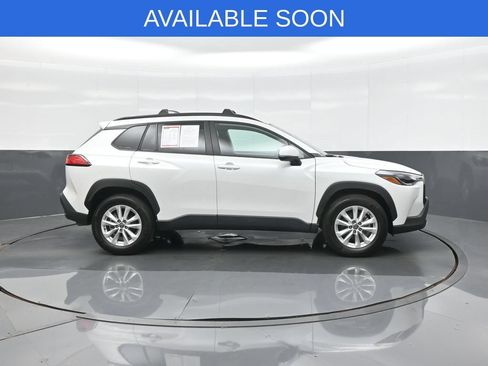 Used 2023 Toyota Corolla Cross LE w/ Moonroof Package AWD/4WD image 8
