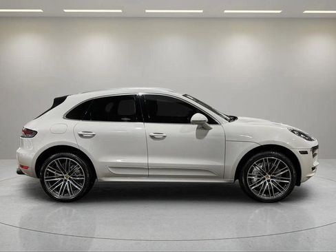 Used 2020 Porsche Macan Turbo image 2
