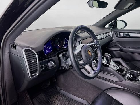 Certified 2023 Porsche Cayenne image 4
