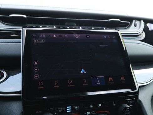 Used 2022 Jeep Grand Cherokee Trailhawk image 18