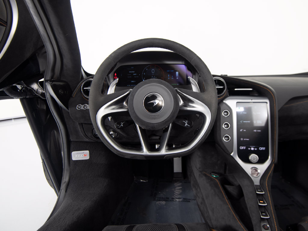 Used 2024 McLaren 750S Spider RWD image 16