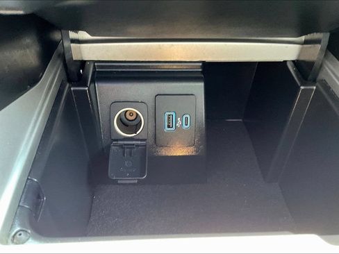 Used 2022 Ford Explorer Limited RWD image 20