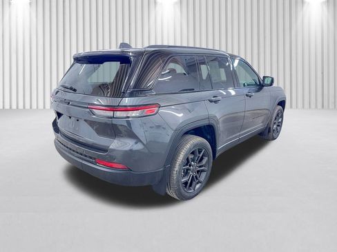 New 2025 Jeep Grand Cherokee Limited w/ MOPAR Finishing Package image 5