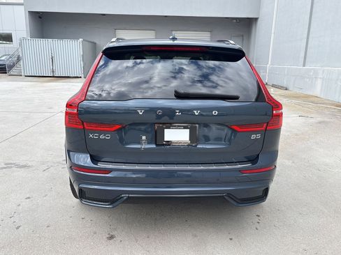 Certified 2023 Volvo XC60 B5 Ultimate w/ Climate Package image 10