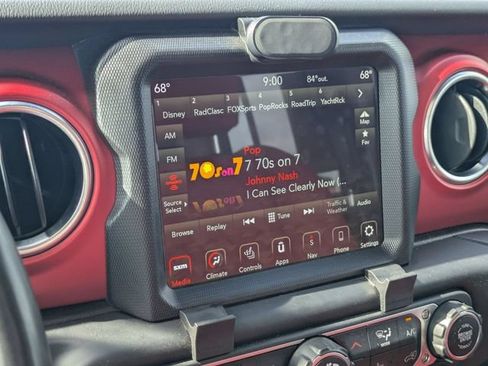 Used 2021 Jeep Gladiator Rubicon AWD/4WD image 16