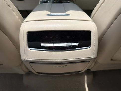 Used 2023 Cadillac Escalade Premium Luxury Platinum AWD/4WD image 19